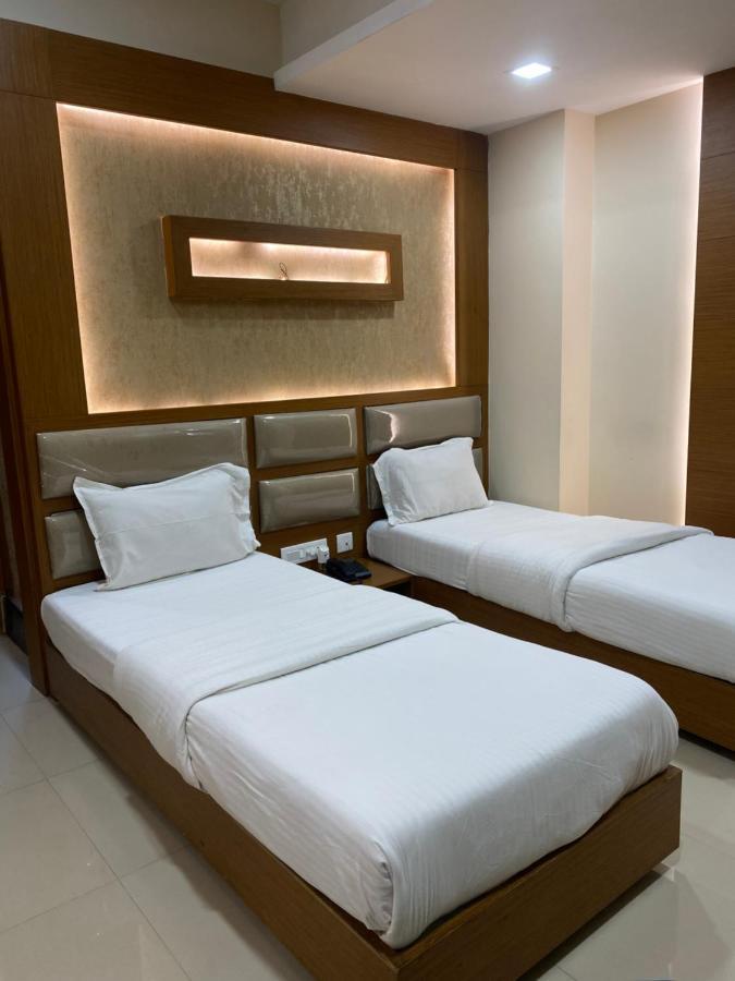 Greens - Business Class - Opposite Ripon Building Chennai