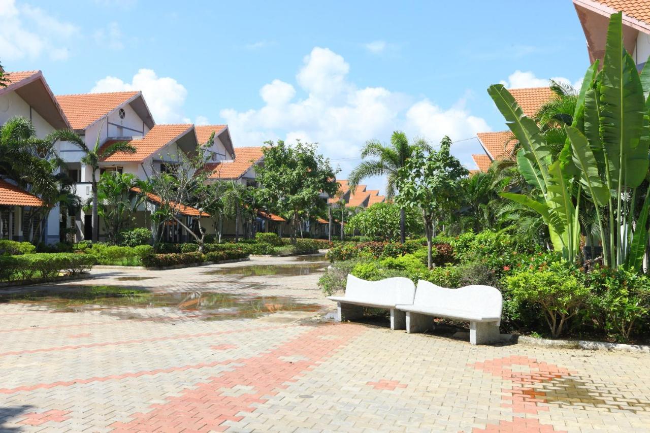 Capital O Twilight Bay Hotel