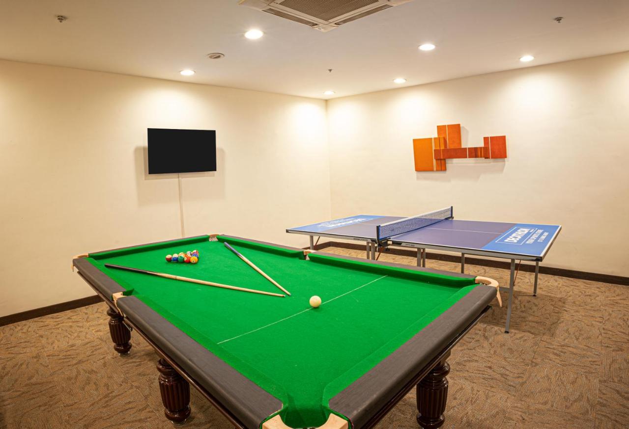 Somerset Greenways Apartment *