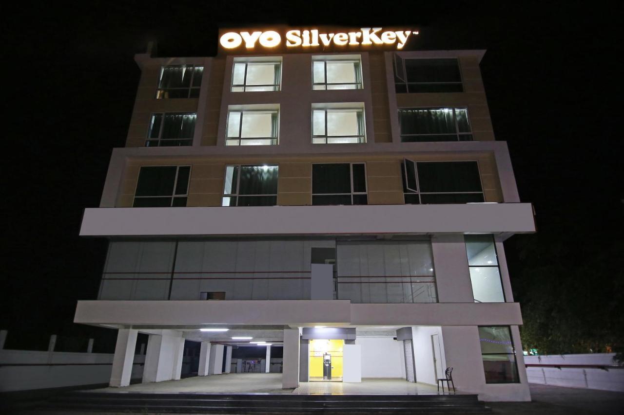 Oyo Silverkey D Square Omr Chennai