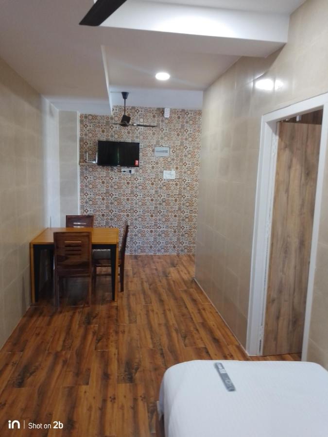Season 4 Residences - 1bhk Furnished * Chennai