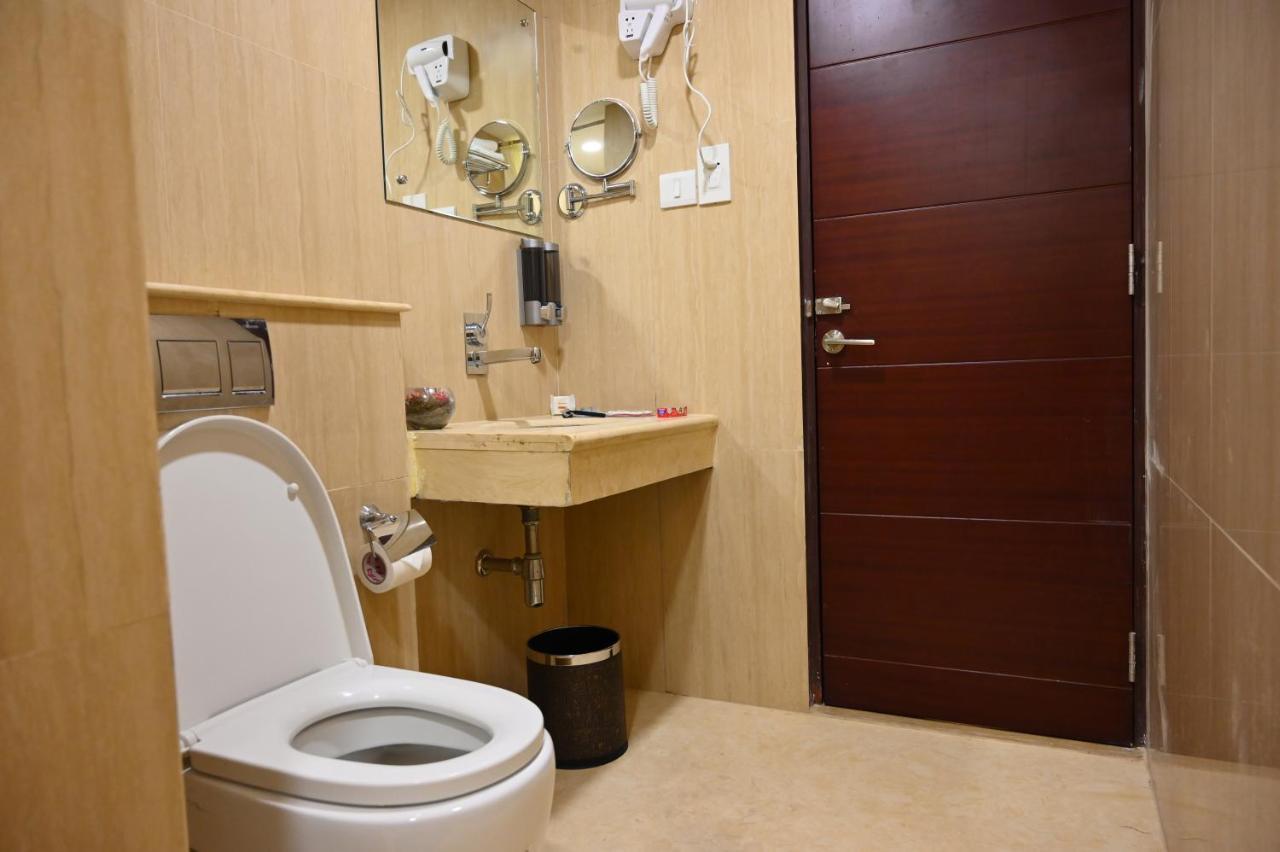 Raaj Bhaavan Clarks Chennai