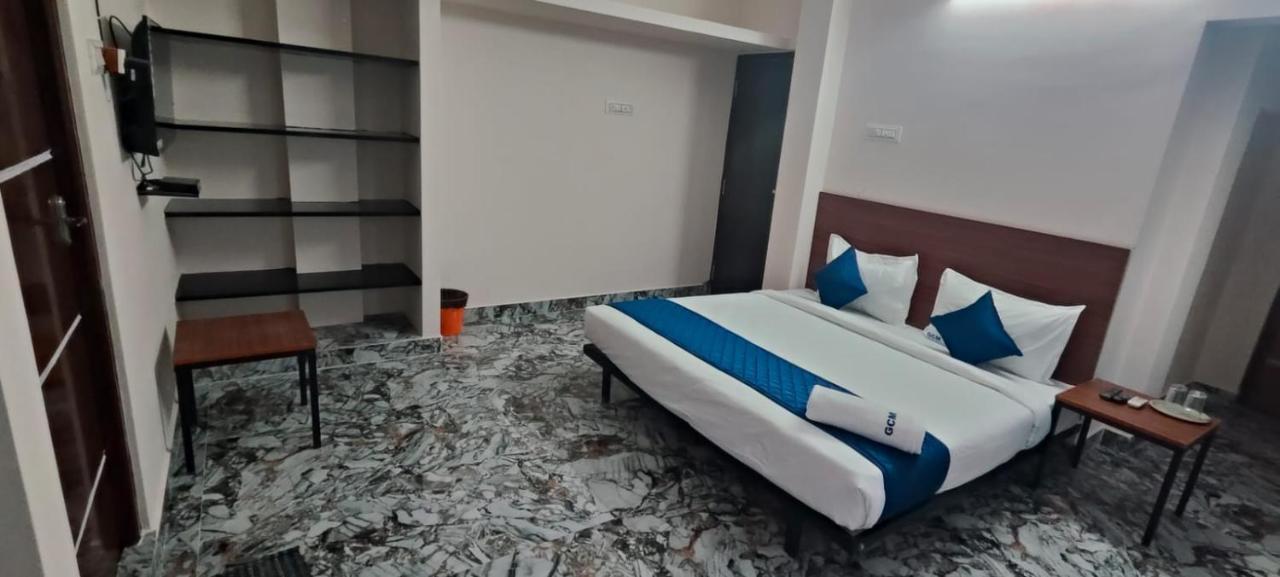 Apartment Grand Coastal Moonlight Uthandi, Ecr