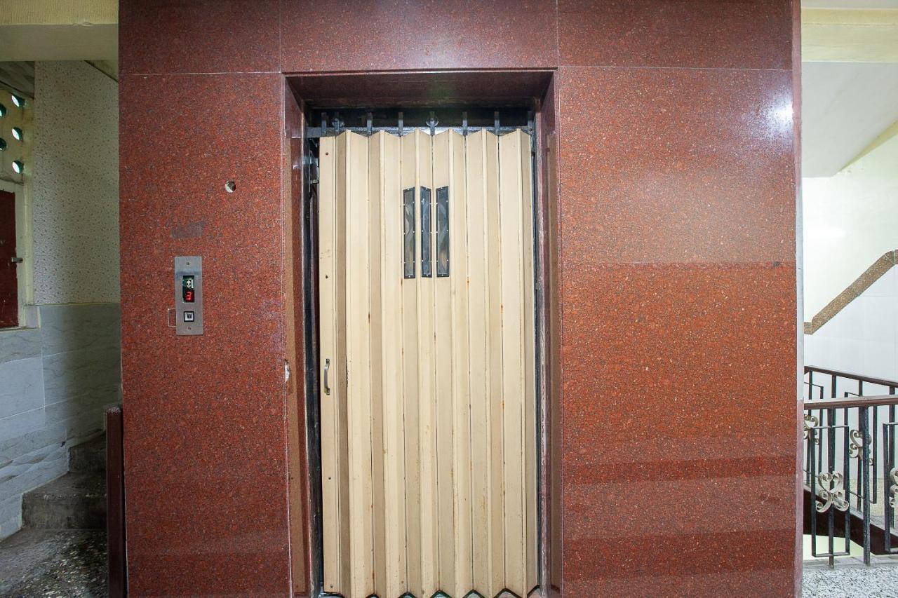Collection O Sudha Near Sangam Cinemas 3* Chennai