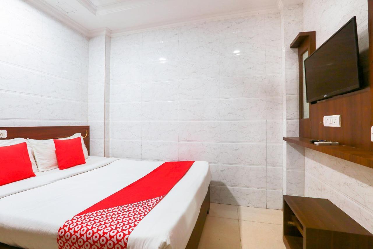 Flagship The Park Near Pvr Spi Palazzo Hotel 3*
