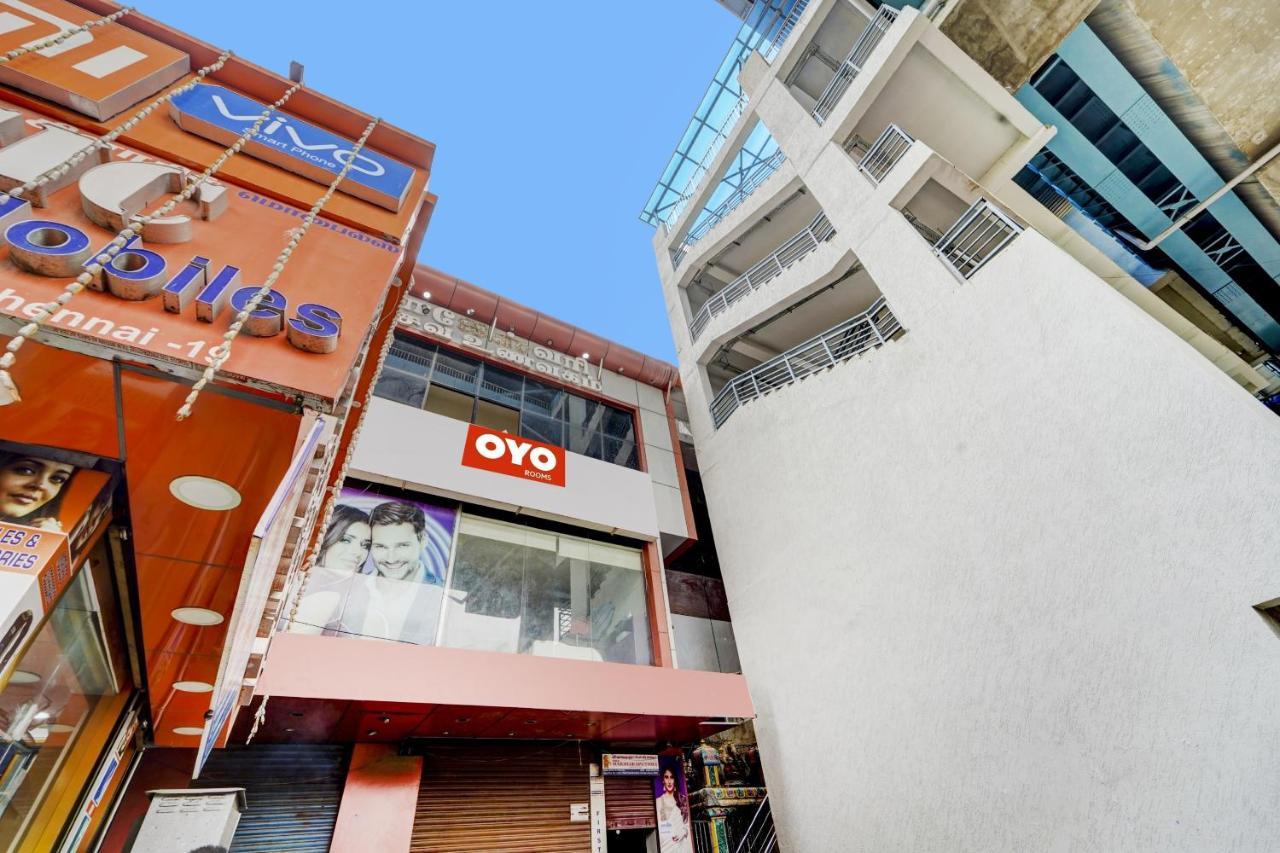 Hotel O Jayam Residency Tiruvottiyur Near Tiruvottriyur Theradi Metro Station 3*