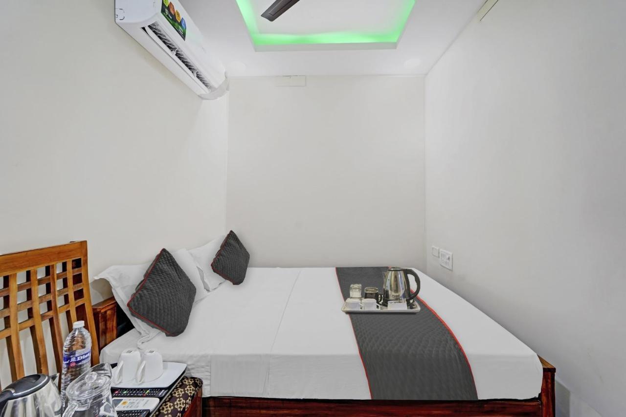 Super Townhouse 1096 Redfox Nungambakkam Near Apollo & Shankar Nethralaya Hospital Hotel Chennai
