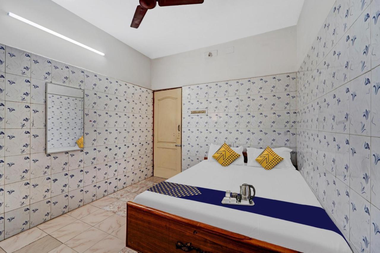 Spot On New Golden Star Near Thirumangalam Metro Station 3*
