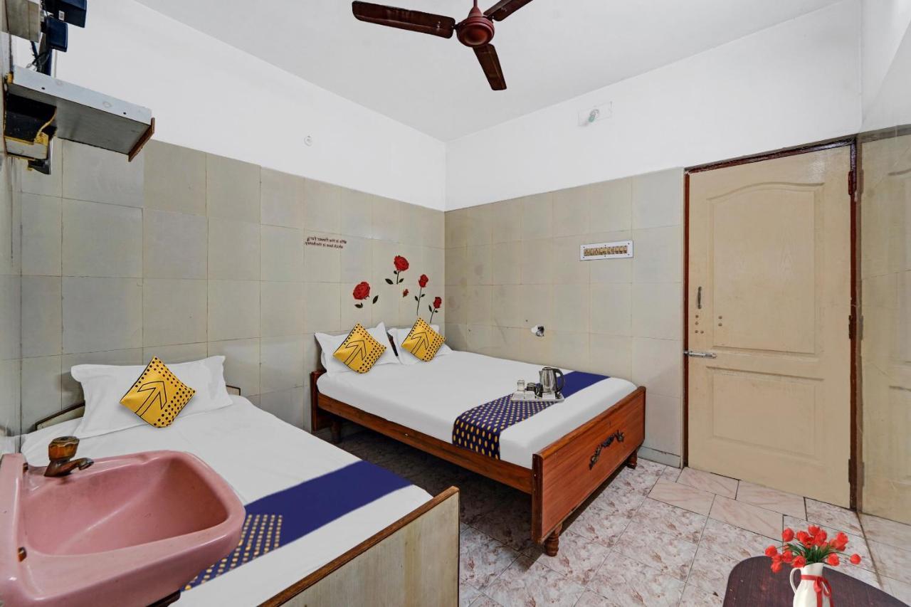 Spot On New Golden Star Near Thirumangalam Metro Station 3*