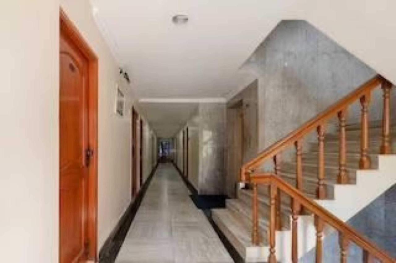 Hotel Collection O 81235 Golden Tower