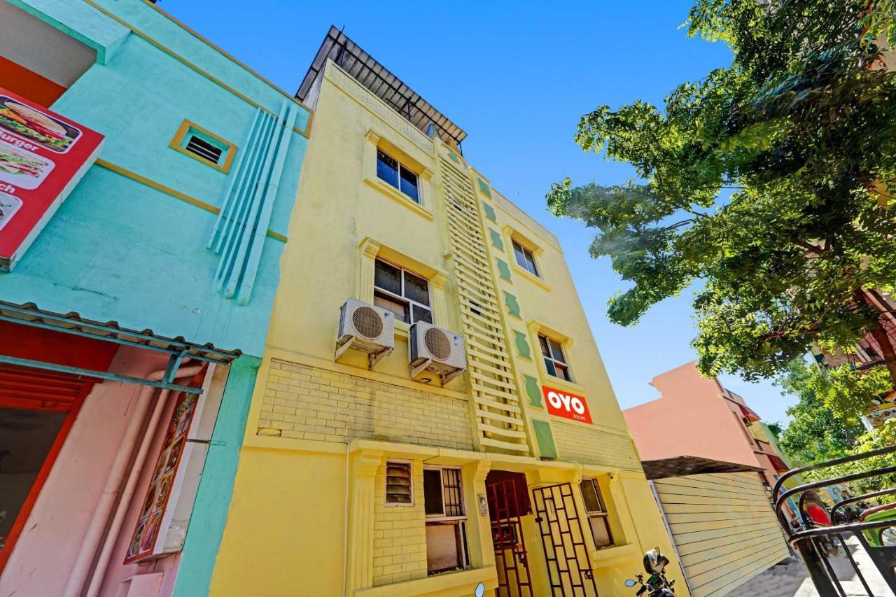 Hotel Oyo 81287 Empire