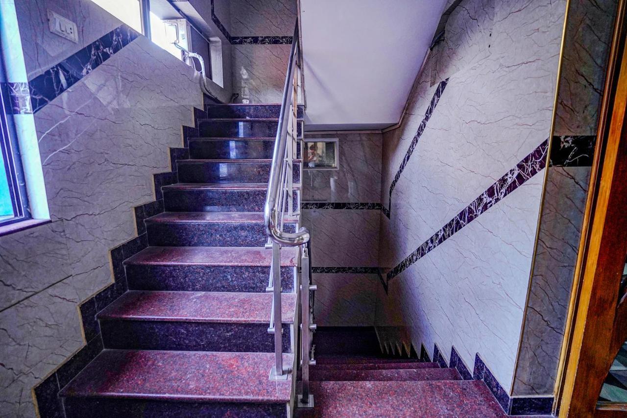 Hotel Fabexpress Le Royal 2*