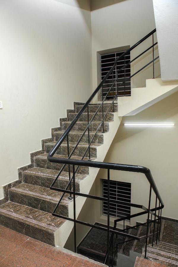 Redstone Service Apartment-tnagar Near Usconsulate *
