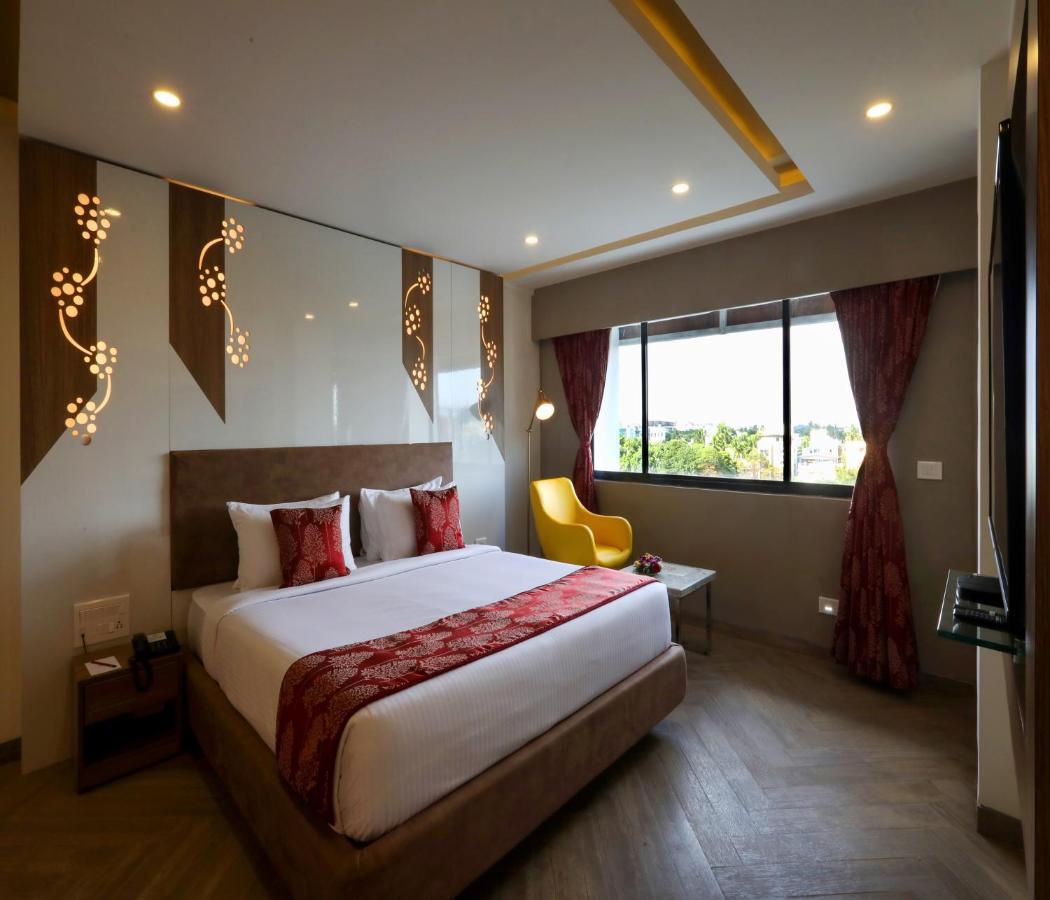 Mango Hill 3*