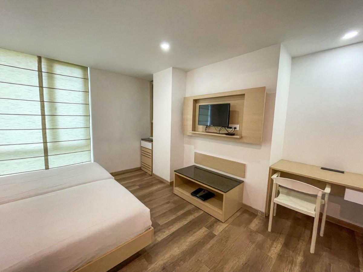 Grey Hotel 3*