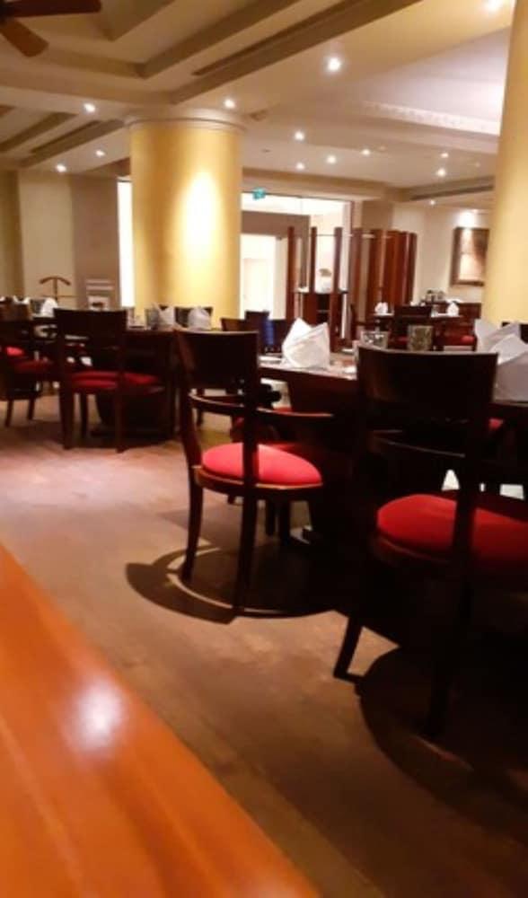 Welcomhotel By Itc Hotels, Cathedral Road, Hotel 5*