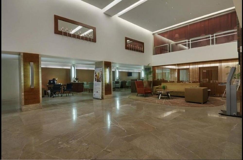 Pride Hotel, 4*