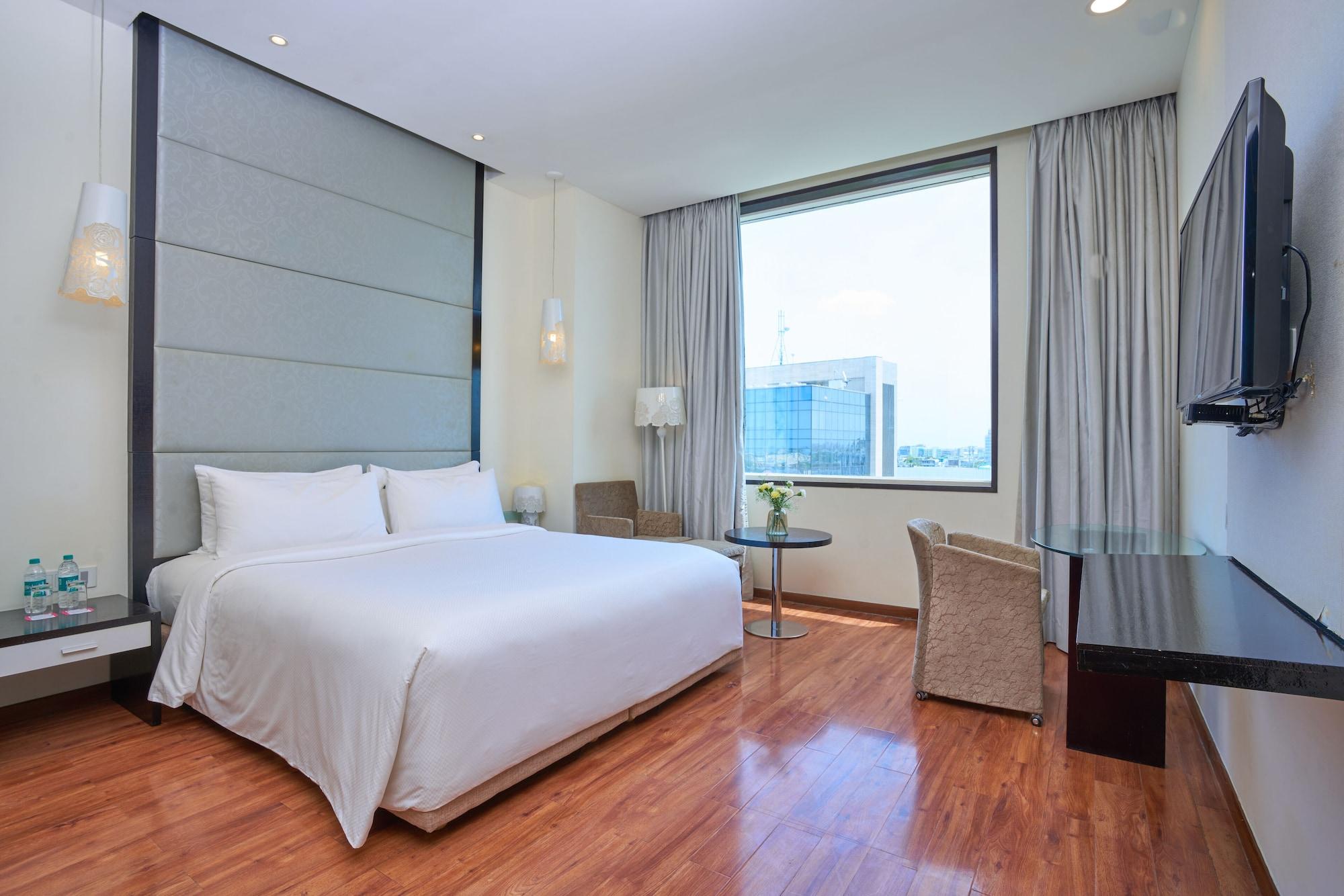 E Hotel 4*