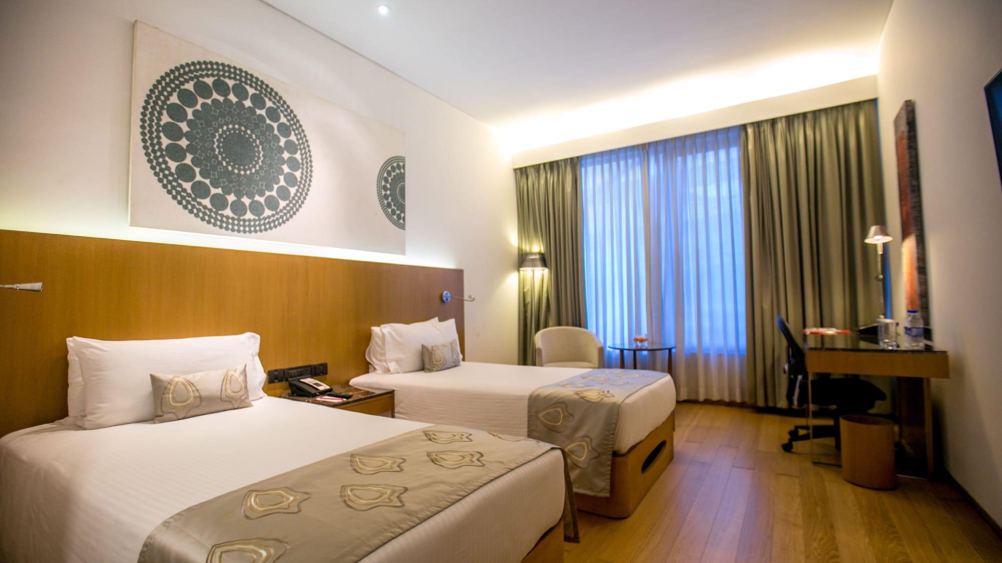 Vivanta It Expressway Omr