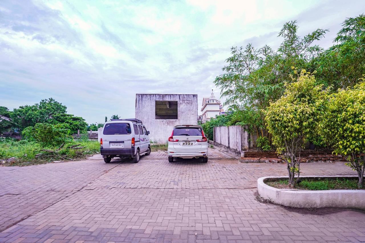 Fabhotel The Banyan Hotel