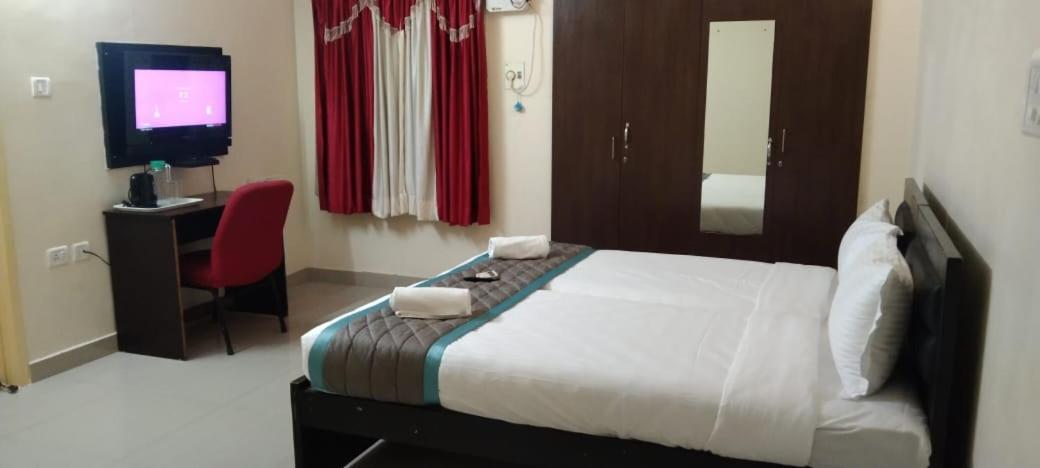 Hotel Trinetraa Inc *