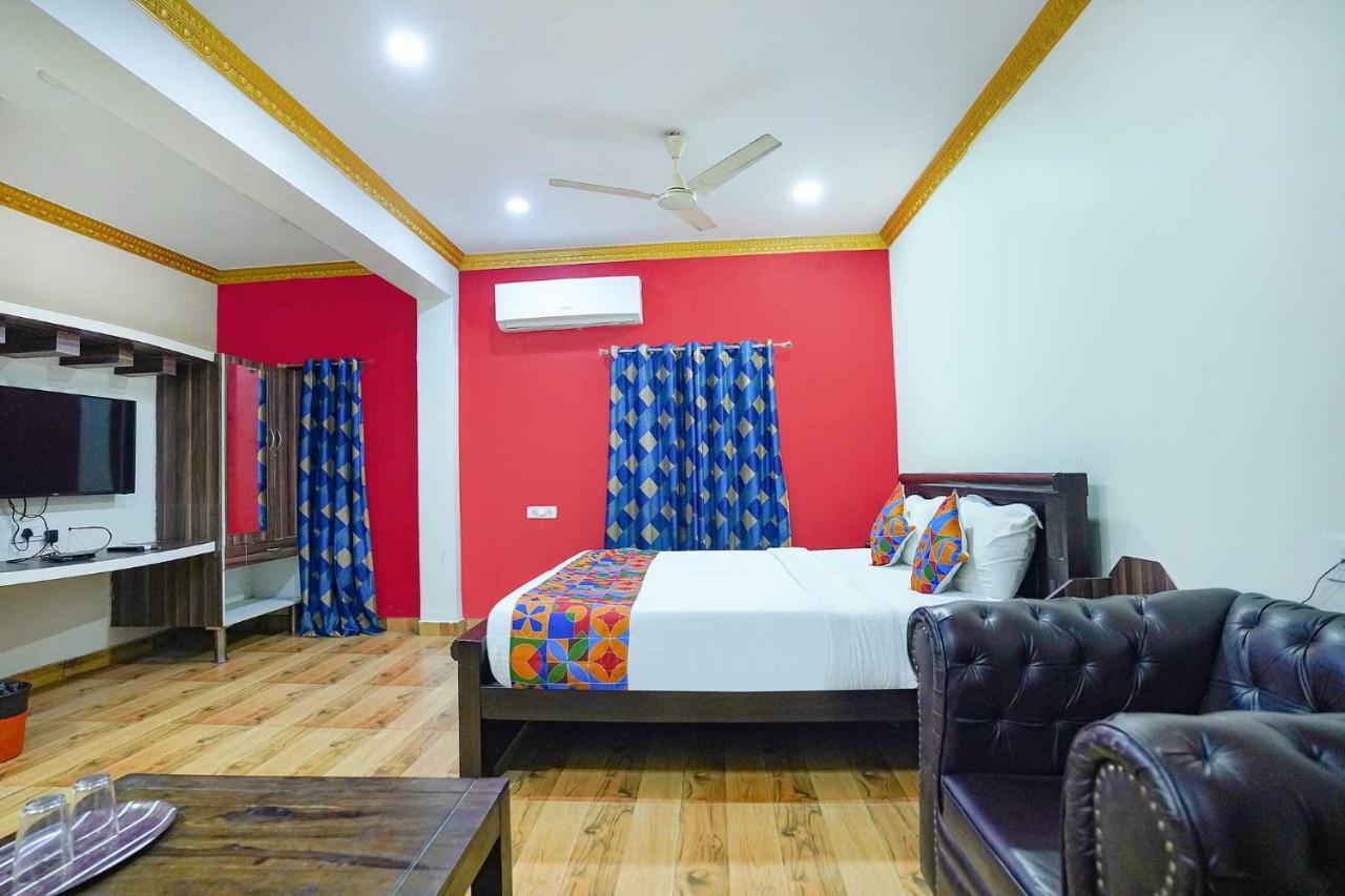 Super Oyo Collection O 81169 Lloyds T Nagar Hotel Chennai