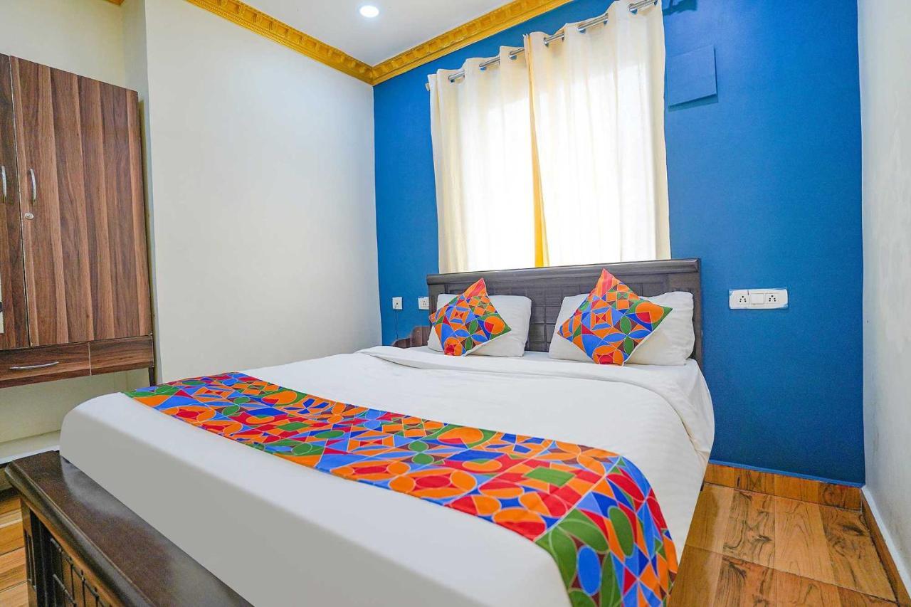 Super Oyo Collection O 81169 Lloyds T Nagar Hotel 3*