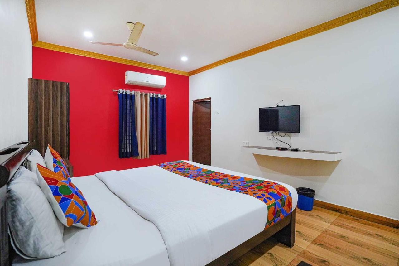 Super Oyo Collection O 81169 Lloyds T Nagar Hotel Chennai