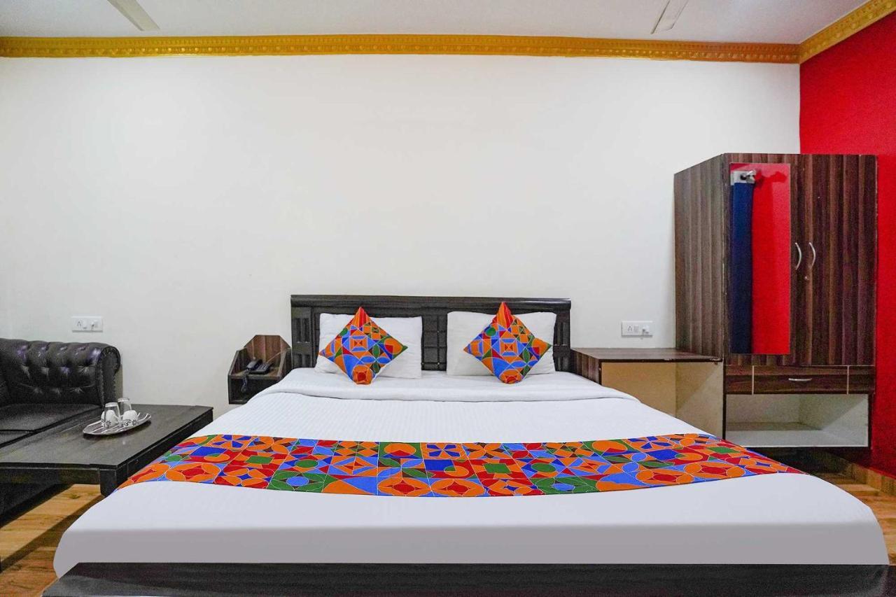 Super Oyo Collection O 81169 Lloyds T Nagar Chennai