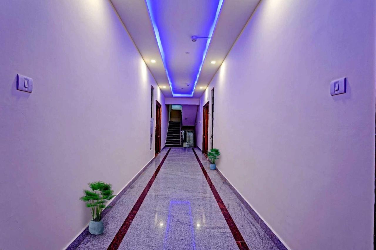 Super Oyo Collection O 81169 Lloyds T Nagar Hotel