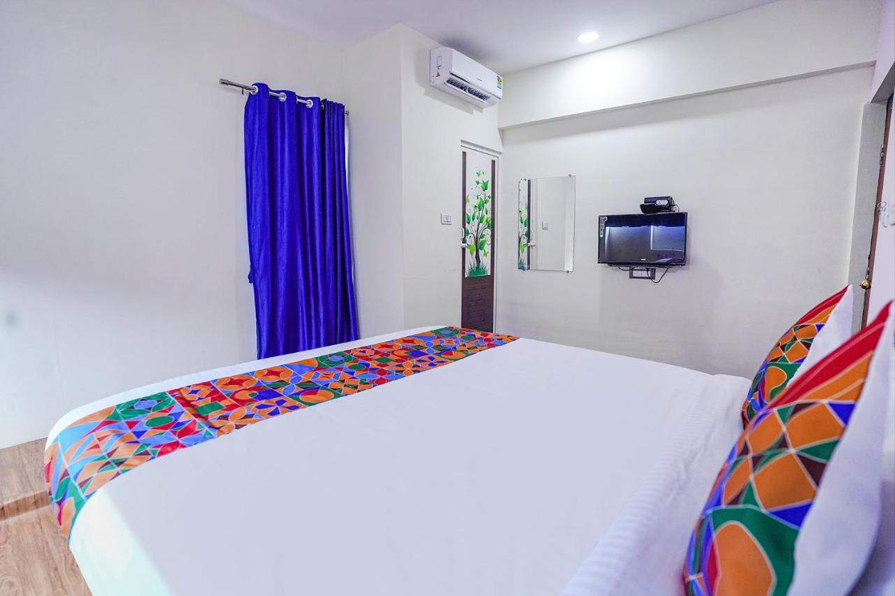 Fabexpress Sanva, Pallikaranai 3*