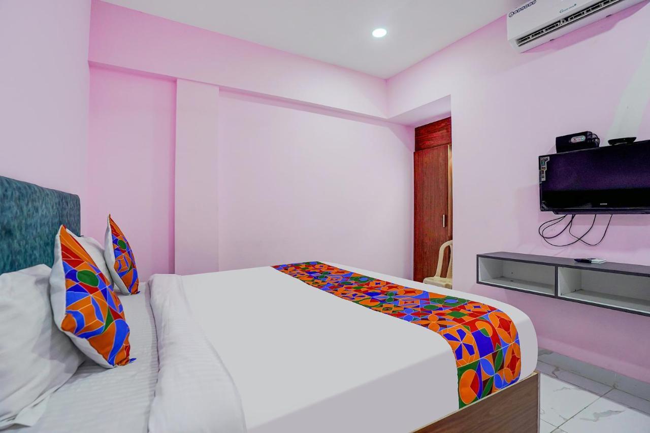 Fabexpress Sanva, Pallikaranai 3*