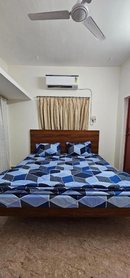 - Ac 3 Bhk Near Alrport Vila