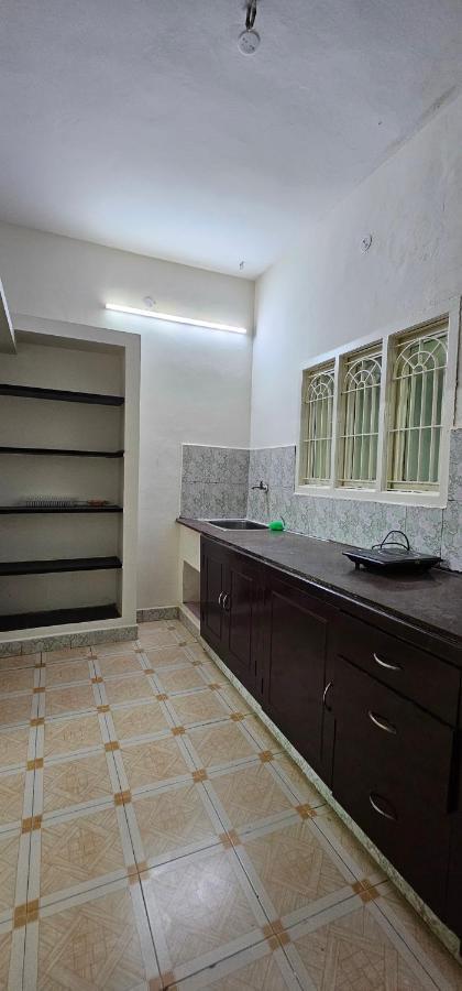 Vila - Ac 3 Bhk Near Alrport