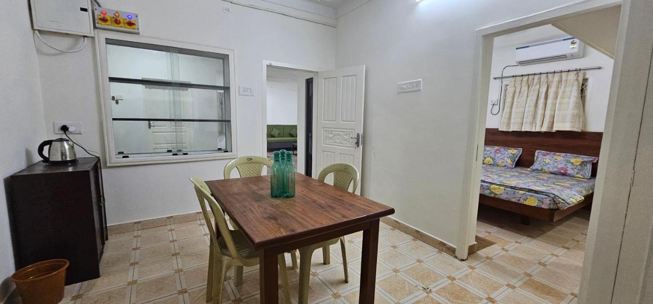 - Ac 3 Bhk Near Alrport Vila