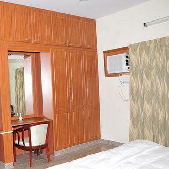 Ria's Hotel 2*