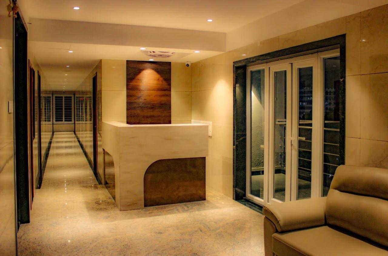 Rr Mount Elite Hotel