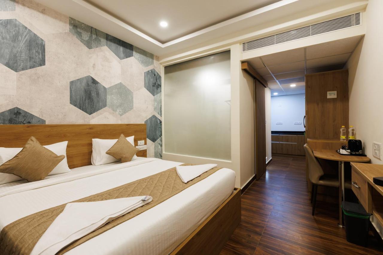 Hotel V V Grand