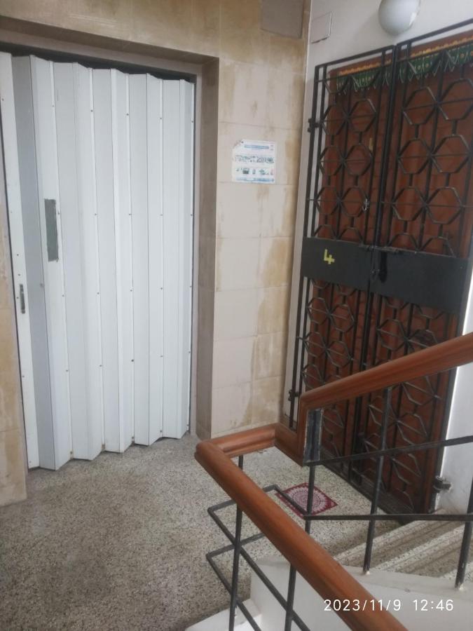 Royale Seaward Service Apartment *
