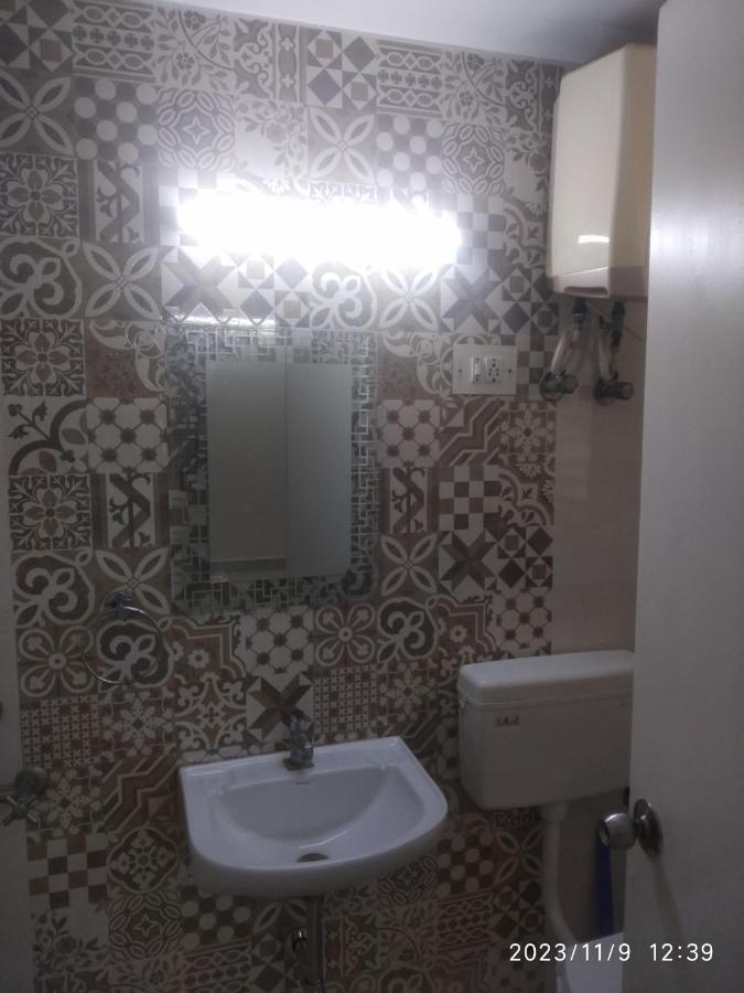 Royale Seaward Service *