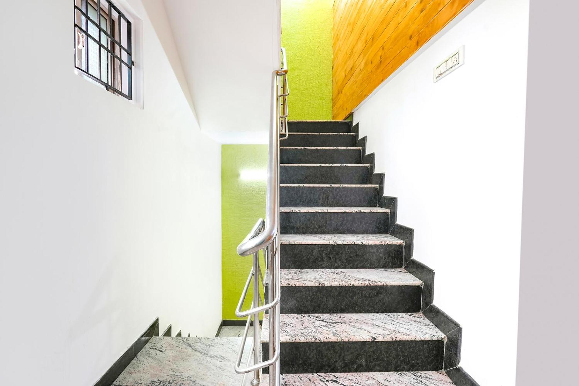 Fabexpress Raj Supreme Residency Hotel 3*
