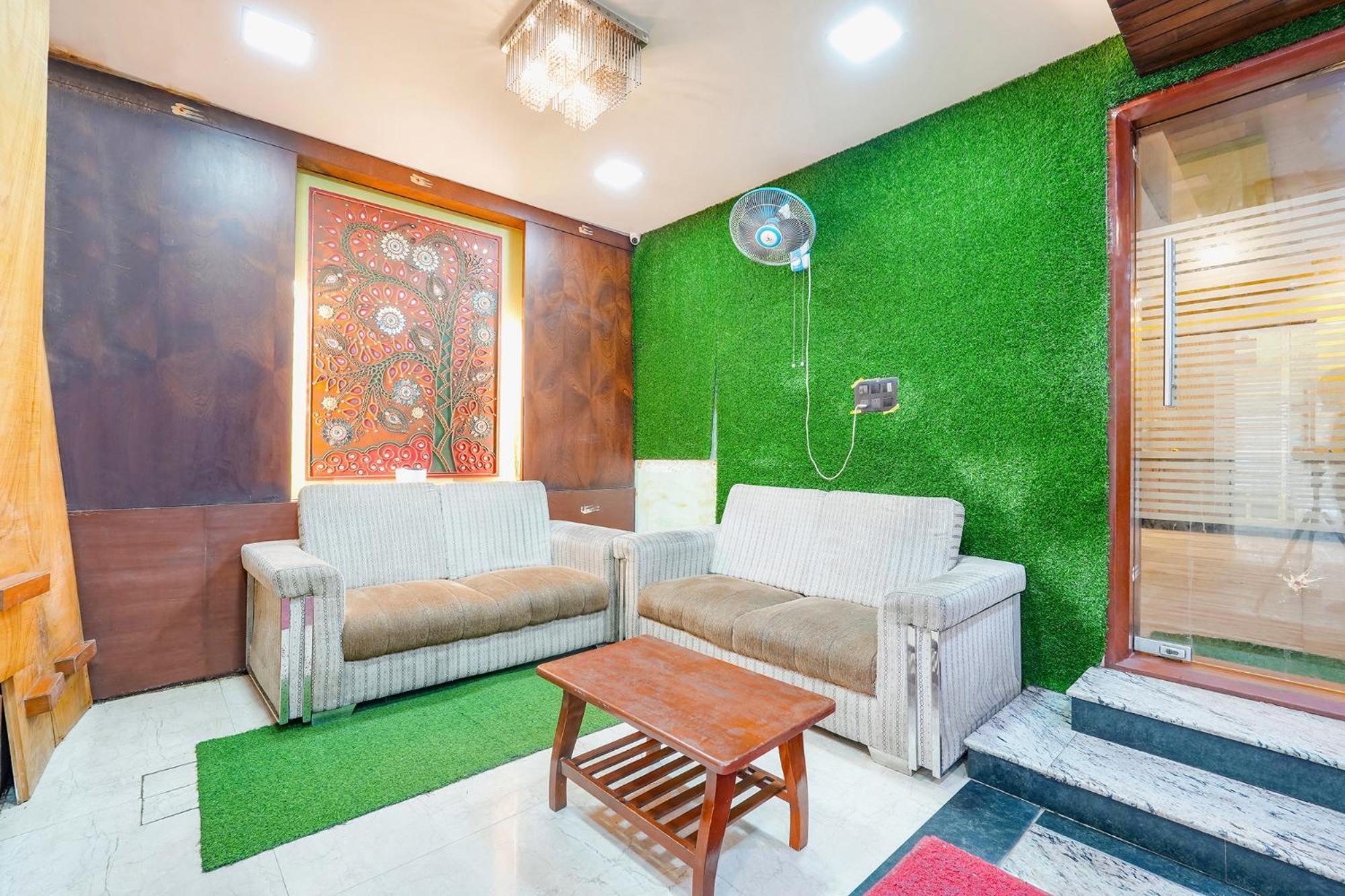 Hotel Fabexpress Raj Supreme Residency