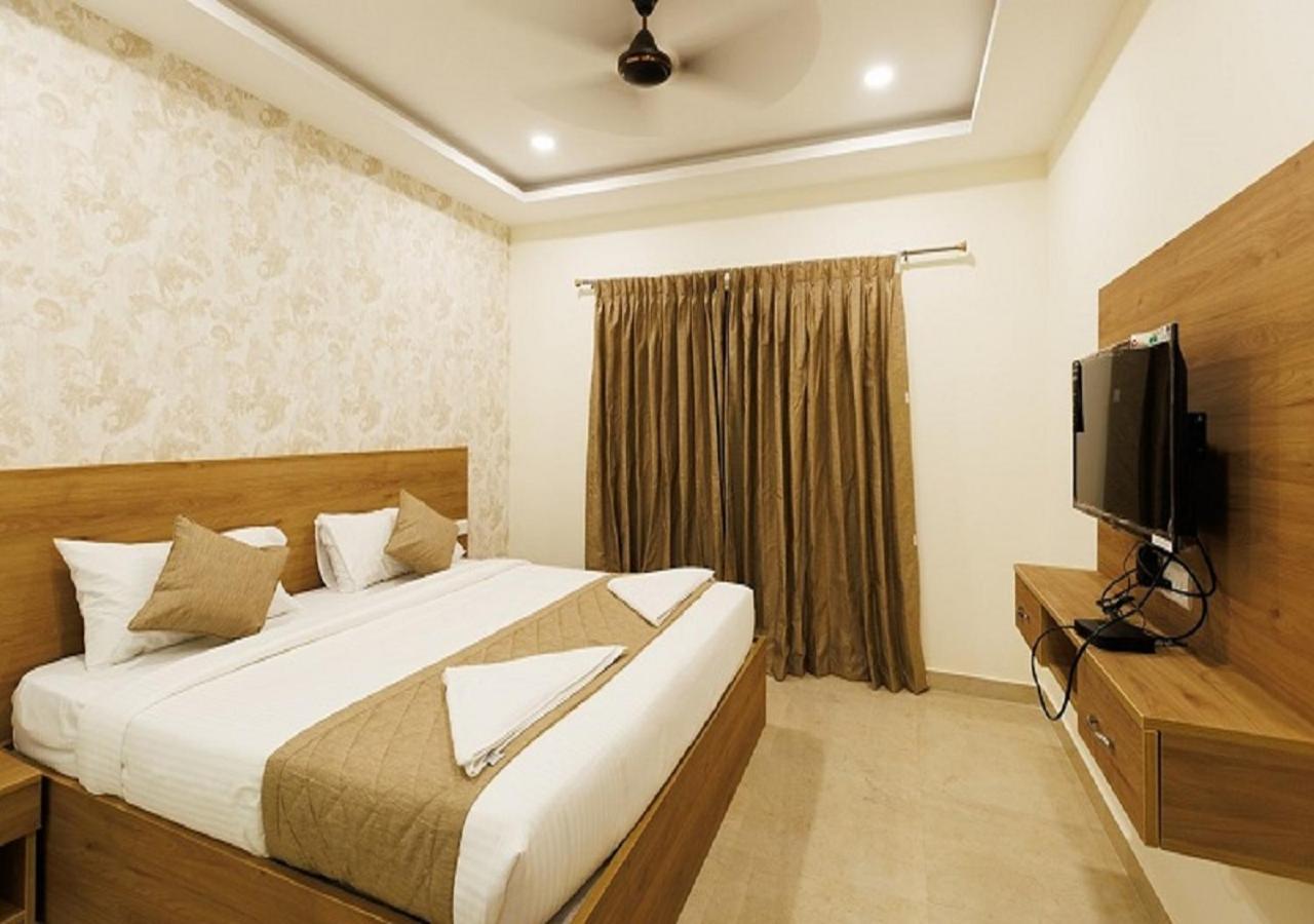 Hotel V V Grand
