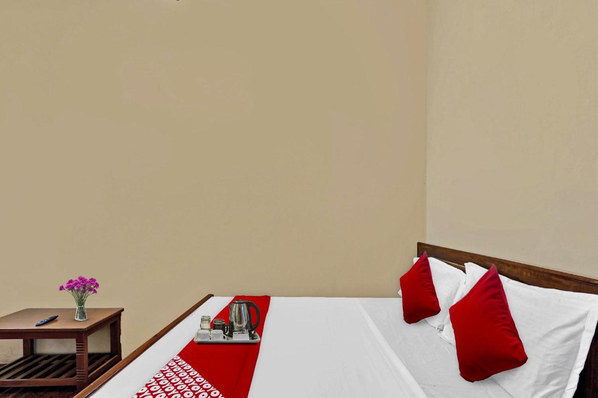 Oyo Flagship 92943 Guna Residency Hotel
