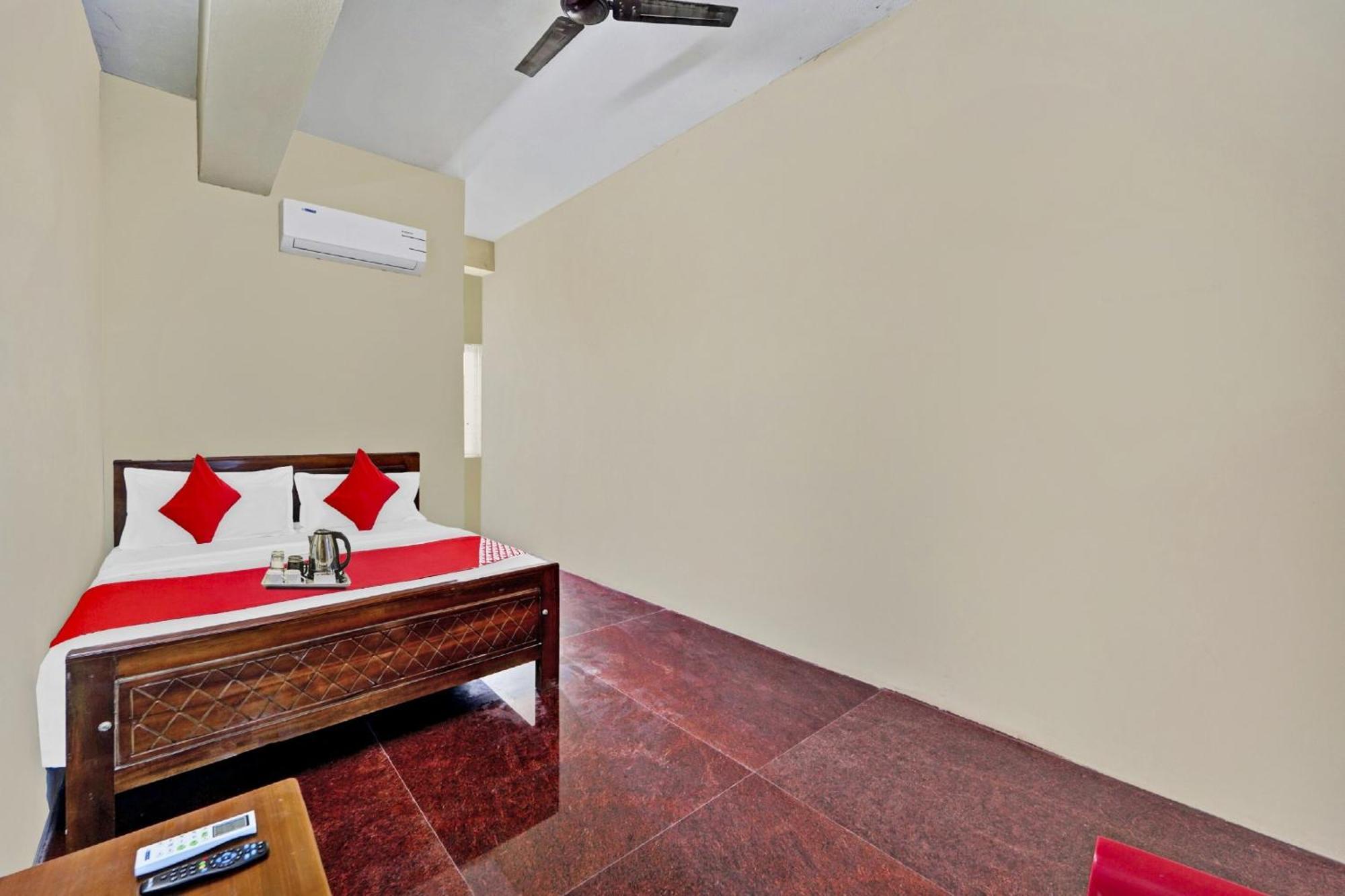 Oyo Flagship 92943 Guna Residency 4* Chennai