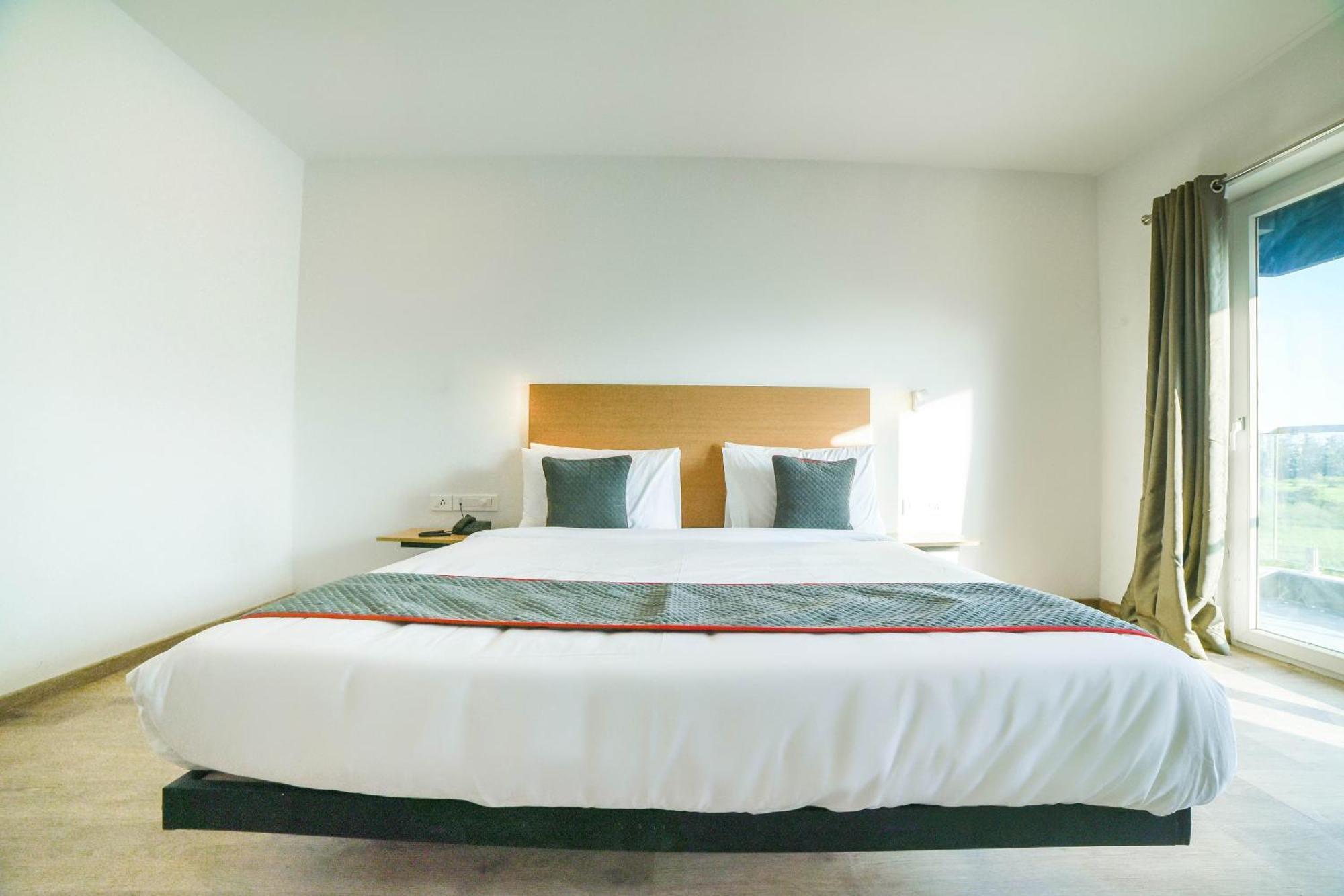 Oyo Townhouse 211 Laguna Ecr 4*