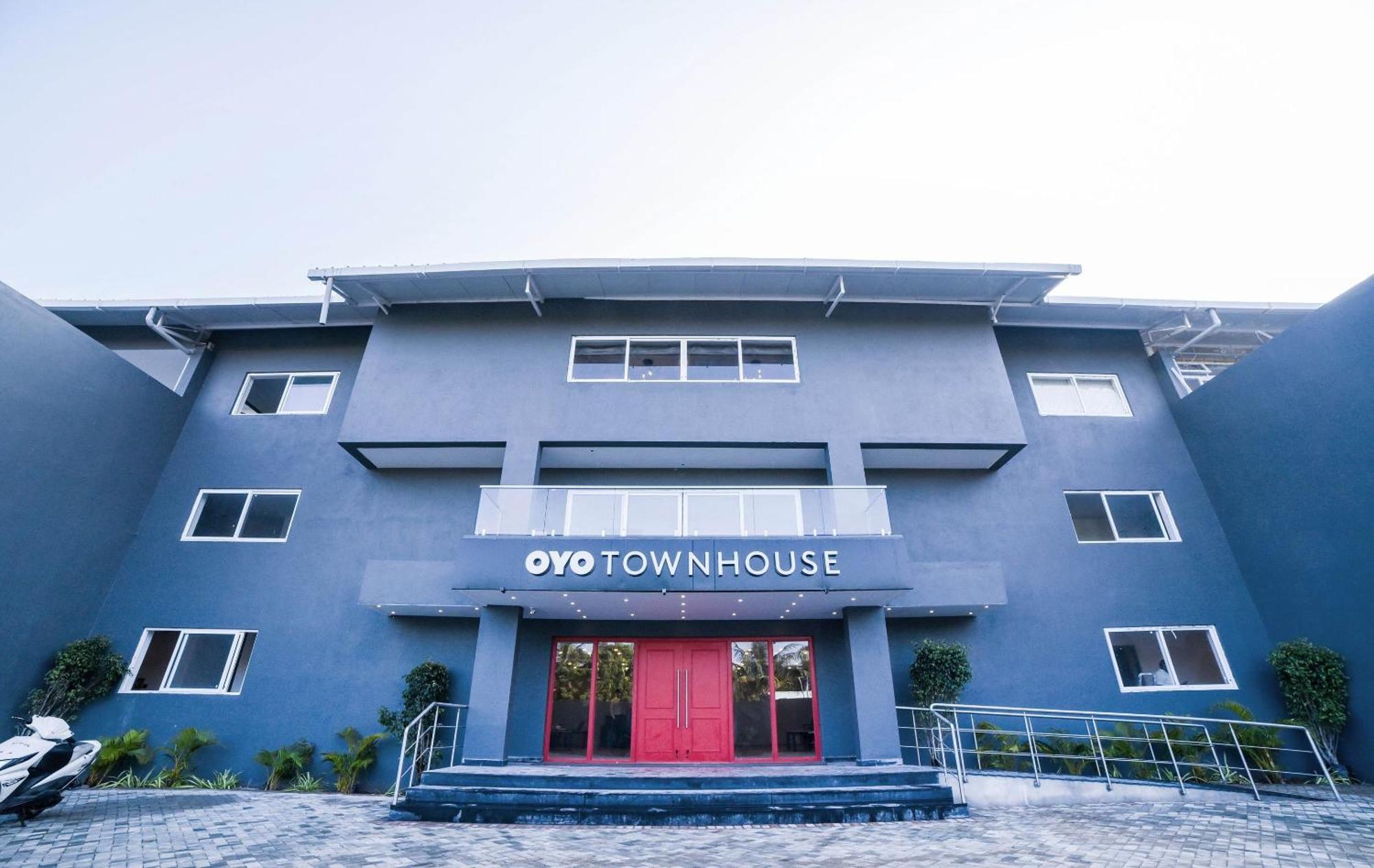 Hotel Oyo Townhouse 211 Laguna Ecr Chennai