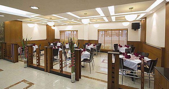 Super Townhouse Koyambedu Hotel 4*