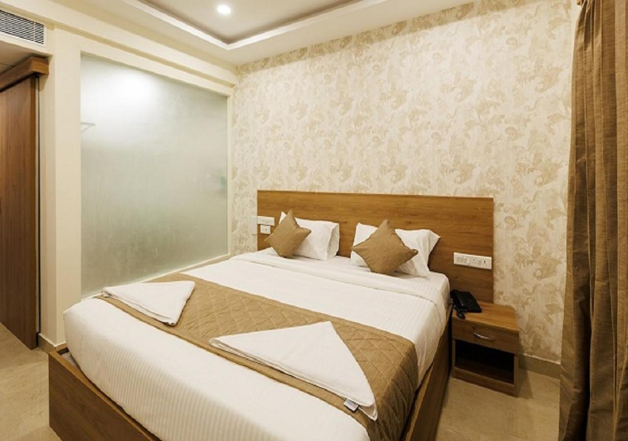 Hotel V V Grand 3*