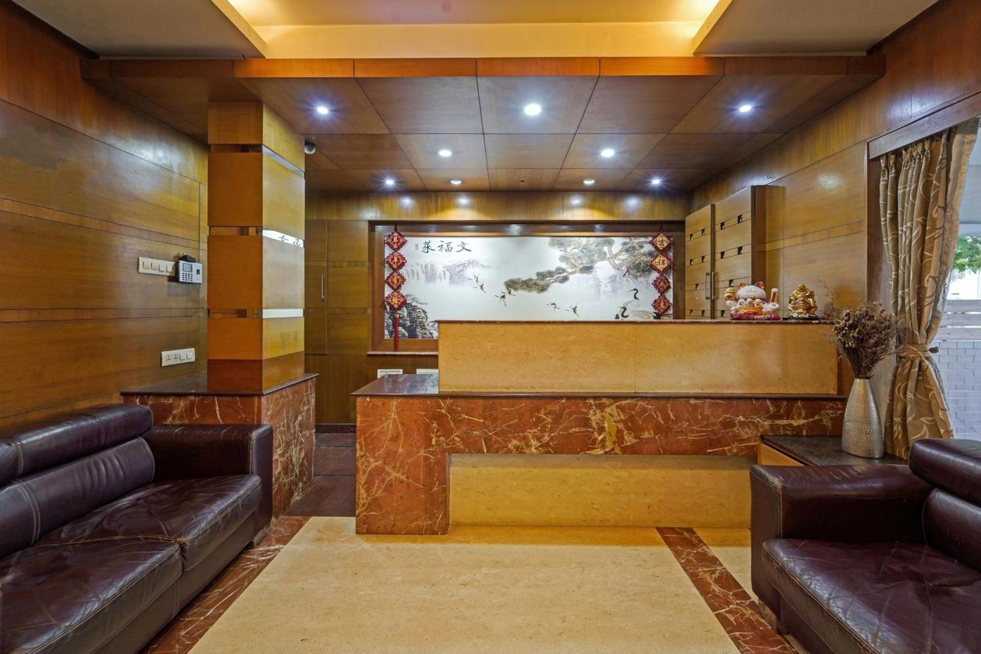 Oyo Townhouse 850 The Redfox Near Us Consulate 3* Chennai